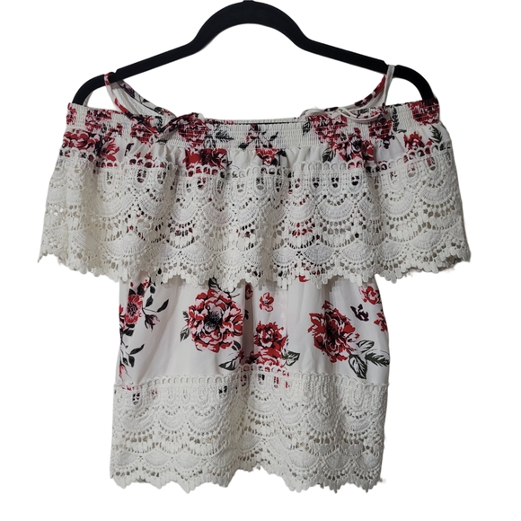 No Boundaries Red and White Lace Off The Shoulder Floral Blouse Sz M (7-9) - Picture 5 of 7